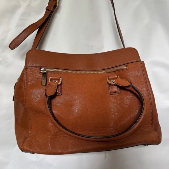 Michael Kors Tan Leather Shoulder Bag - Picture 4 of 9